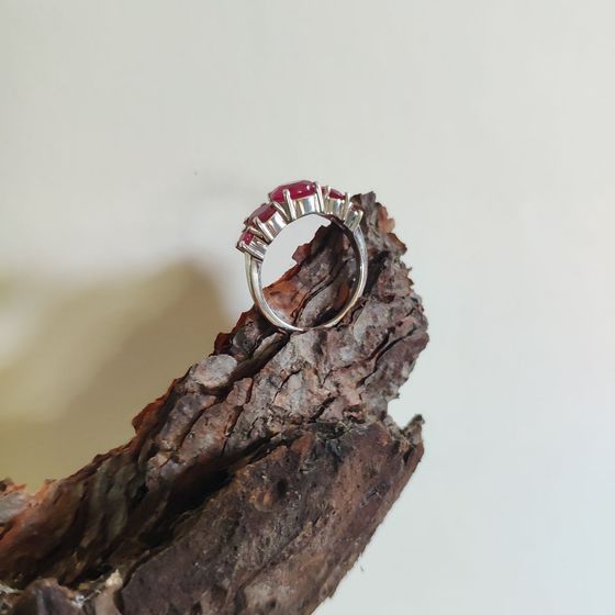 Серебряное кольцо с рубином 3.63ct