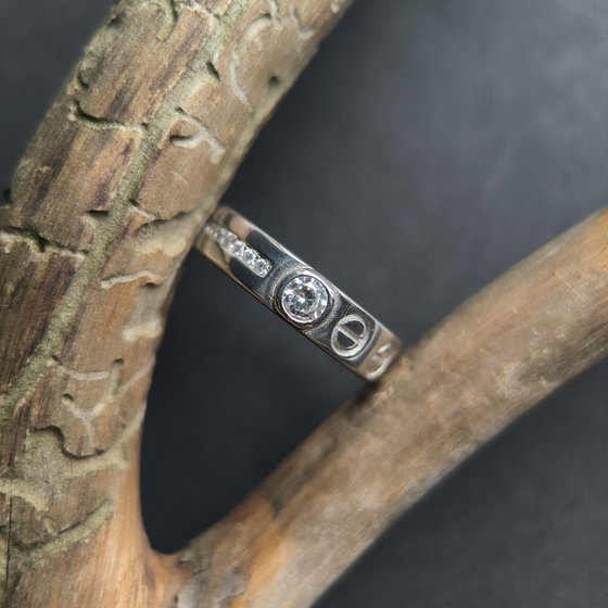 Серебряное кольцо с фианитами