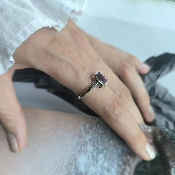 Серебряное кольцо с гранатом nano 1.261ct