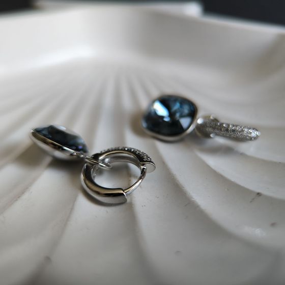 Серебряные серьги с фианитами Серебряные серьги с фианитами