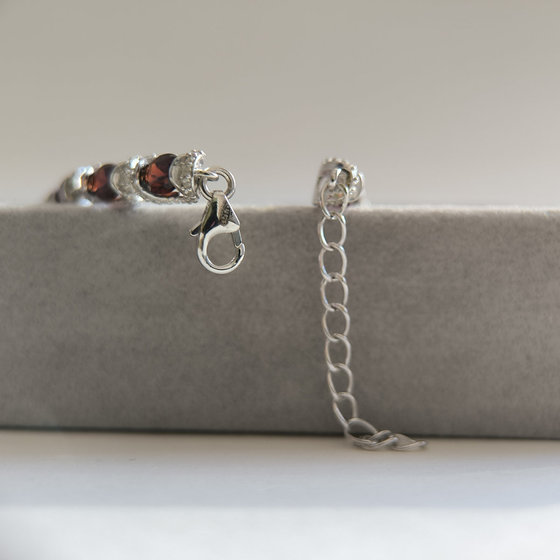 Серебряный браслет с гранатом 12.077ct