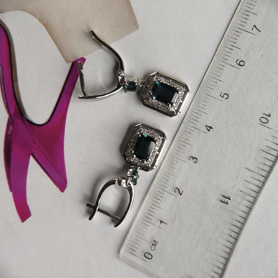 Серебряные серьги с топазом Лондон Блю 2.429ct