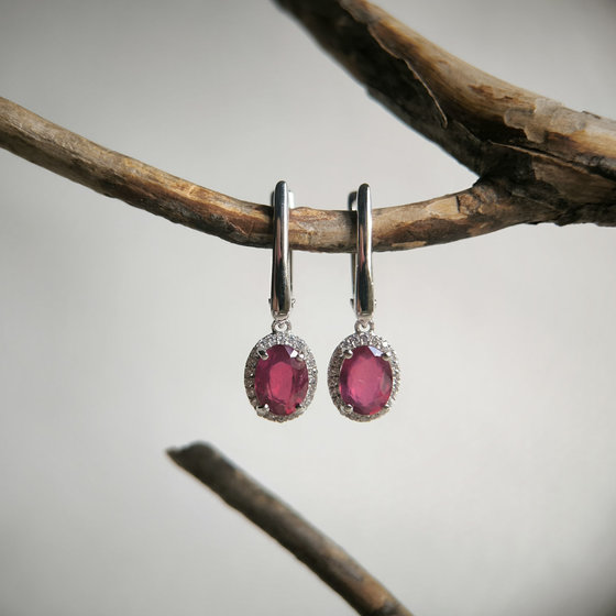 Серебряные серьги с рубином 4.171ct, фианитами