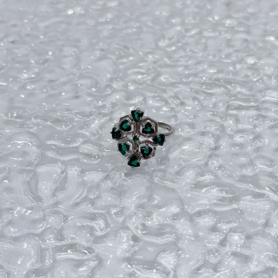 Серебряное кольцо с изумрудом nano 1.725ct