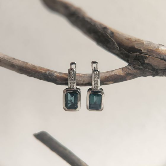 Серебряные серьги с топазом Лондон Блю 2.022ct