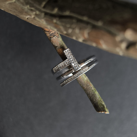 Серебряное кольцо с фианитами