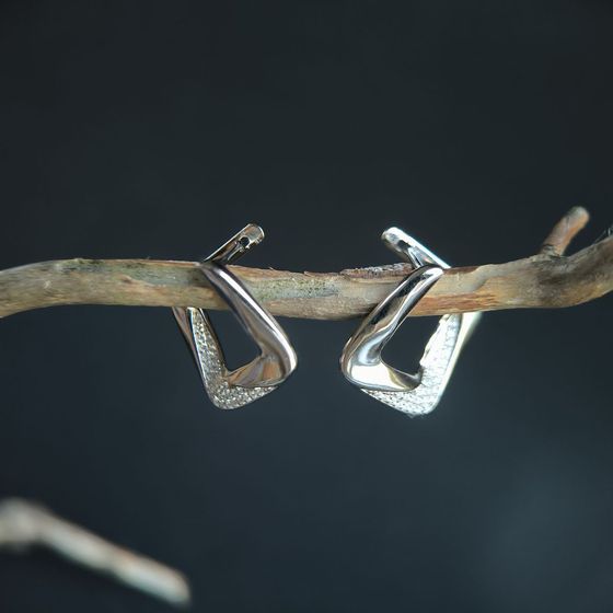 Серебряные серьги с фианитами