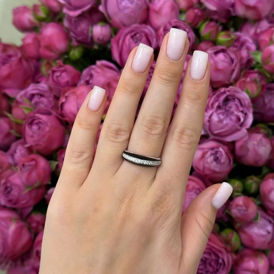 Серебряное кольцо с фианитами, емаллю