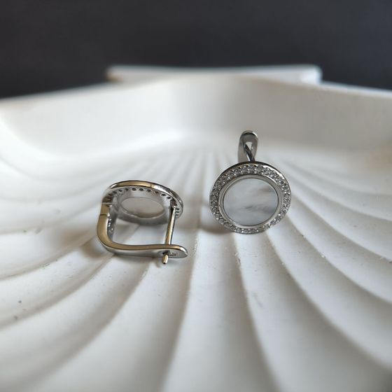 Серебряные серьги с перламутром, фианитами