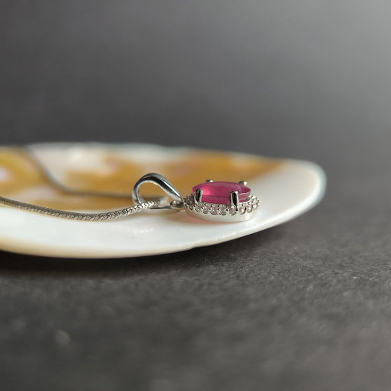 Серебряная подвеска с рубином 1.729ct, фианитами