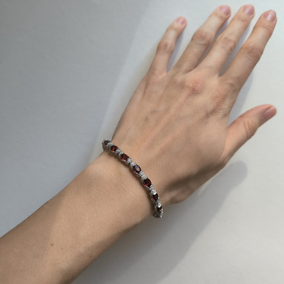 Серебряный браслет с гранатом 12.077ct