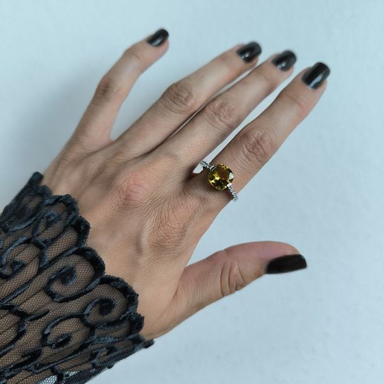 Серебряное кольцо с цитрином nano 2.885ct, фианитами