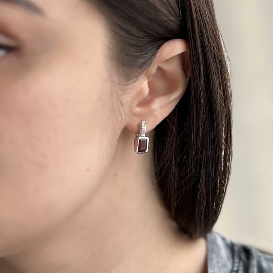 Серебряные серьги с гранатом 2.627ct