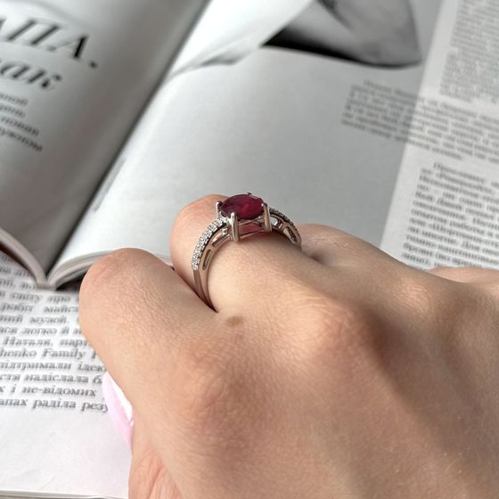 Серебряное кольцо с рубином