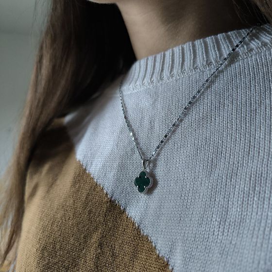 Серебряная подвеска с малахитом