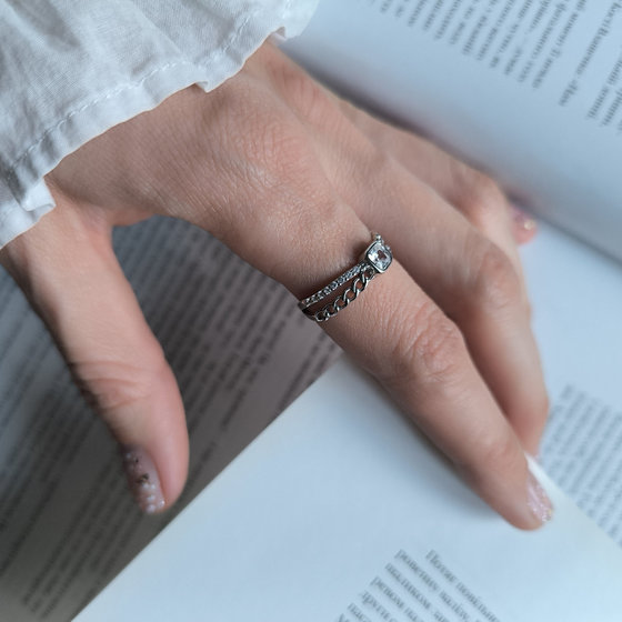 Серебряное кольцо с фианитами