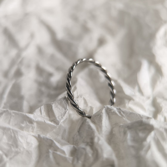 Серебряное кольцо без камней