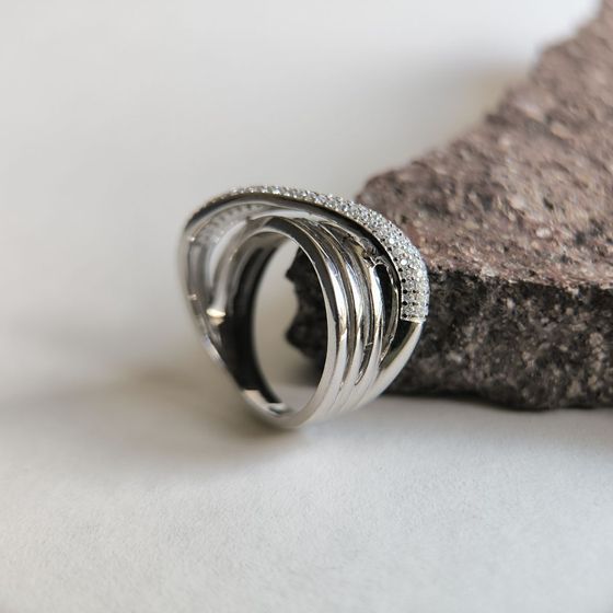 Серебряное кольцо с фианитами Серебряное кольцо с фианитами