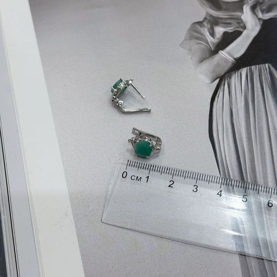 Серебряные серьги с изумрудом 3.308ct