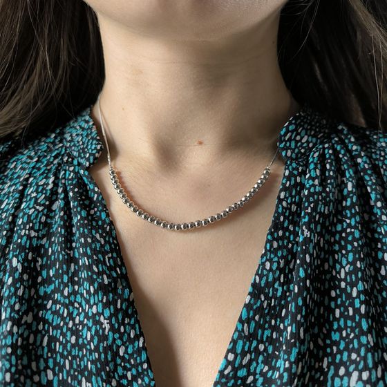 Серебряное колье без камней