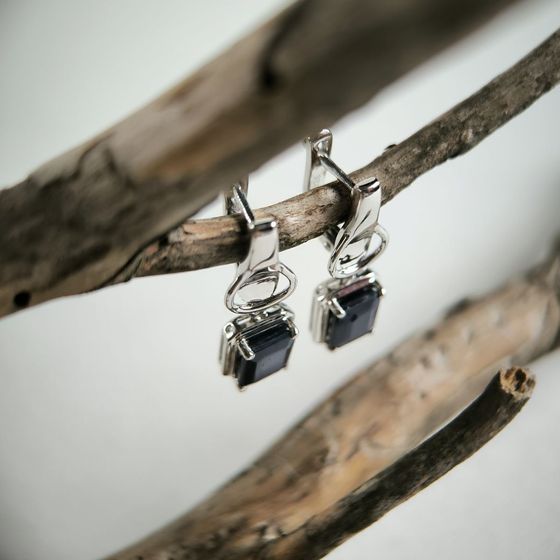 Серебряные серьги с сапфиром 5.218ct
