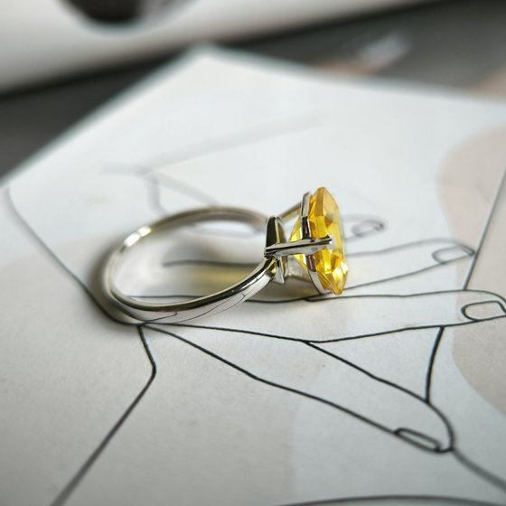 Серебряное кольцо с цитрином nano 3.87ct