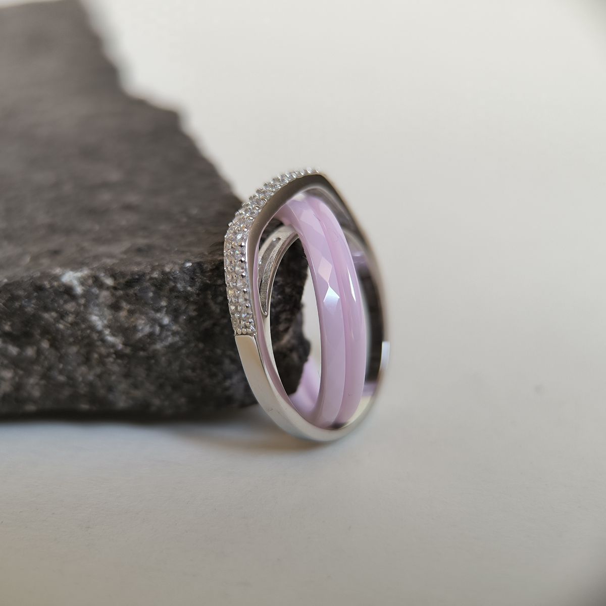 Серебряное кольцо с керамикой