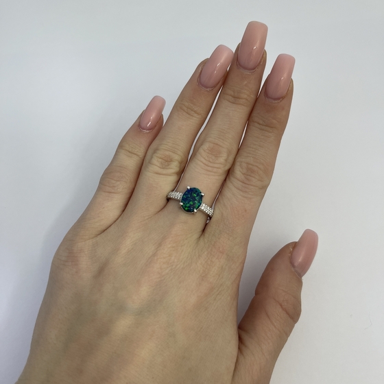 Серебряное кольцо с опалом