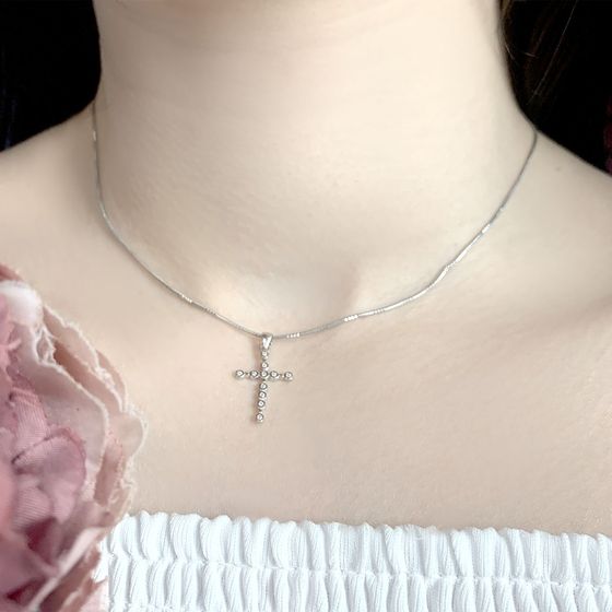 Серебряный крестик с фианитами