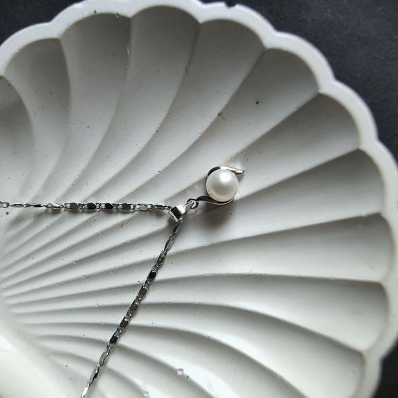 Серебряная подвеска с жемчугом