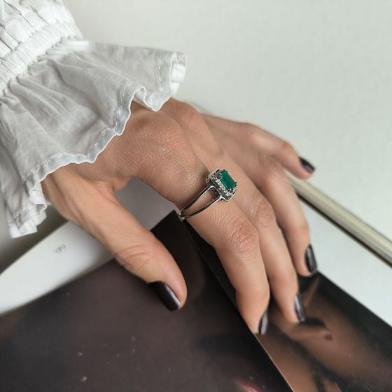 Серебряное кольцо с агатом 1.209ct, фианитами