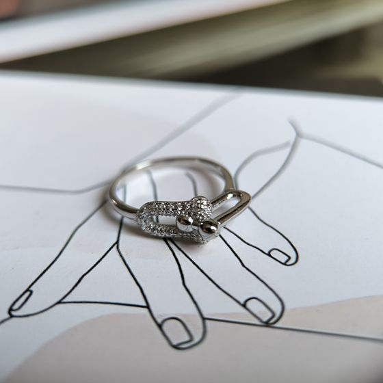 Серебряное кольцо с фианитами