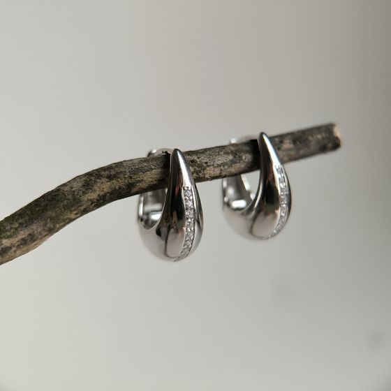 Серебряные серьги с фианитами Серебряные серьги с фианитами