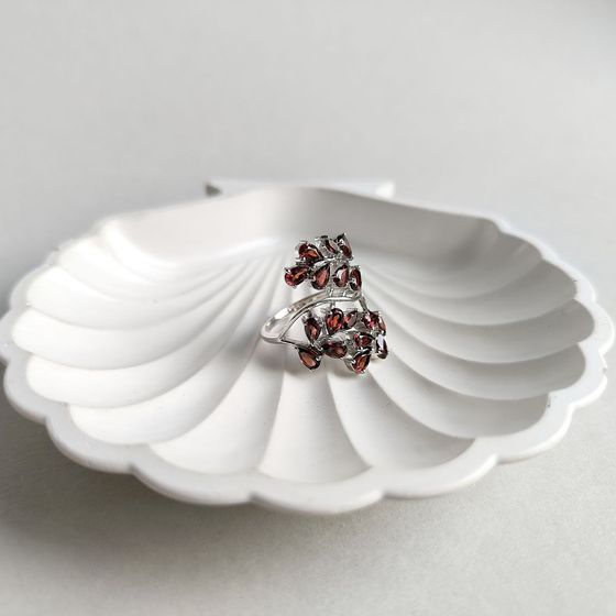 Серебряное кольцо с гранатом 4.117ct