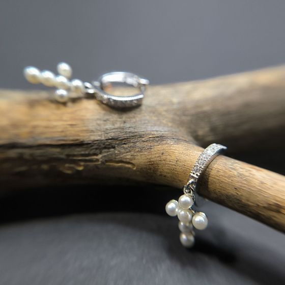 Серебряные серьги с жемчугом, фианитами