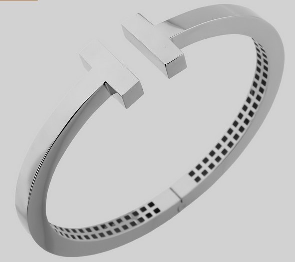 Золотой браслет без камней