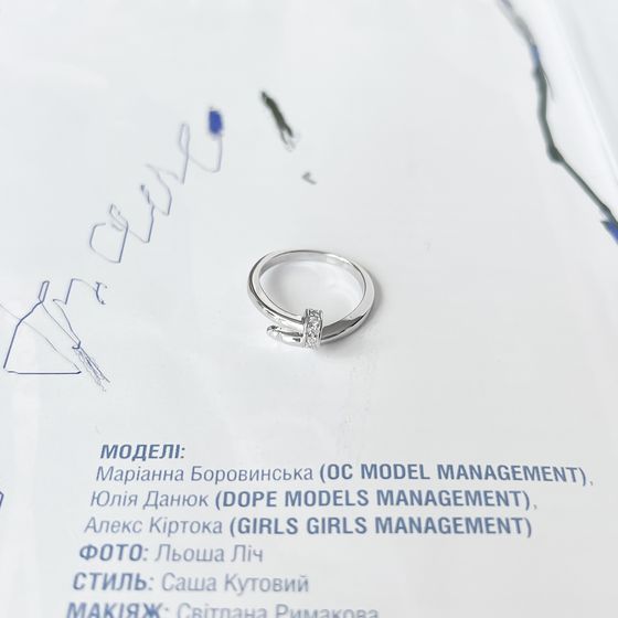 Серебряное кольцо с фианитами