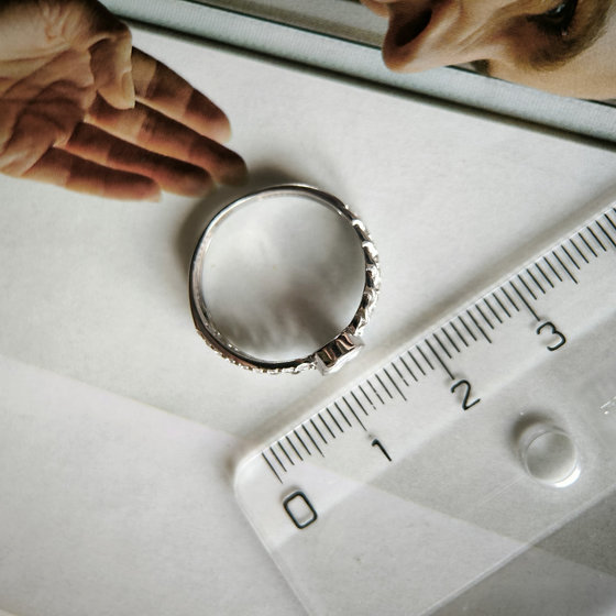 Серебряное кольцо с фианитами