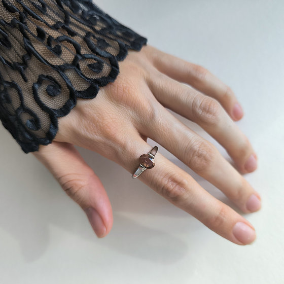 Серебряное кольцо с султанитом 5.528ct