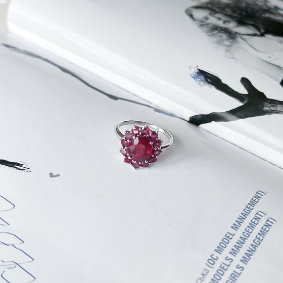 Серебряное кольцо с рубином 5.59ct