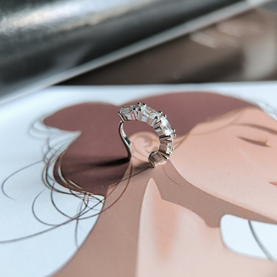 Серебряные серьги с фианитами