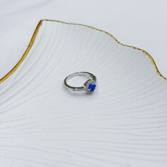 Серебряное кольцо с опалом 0.573ct, фианитами