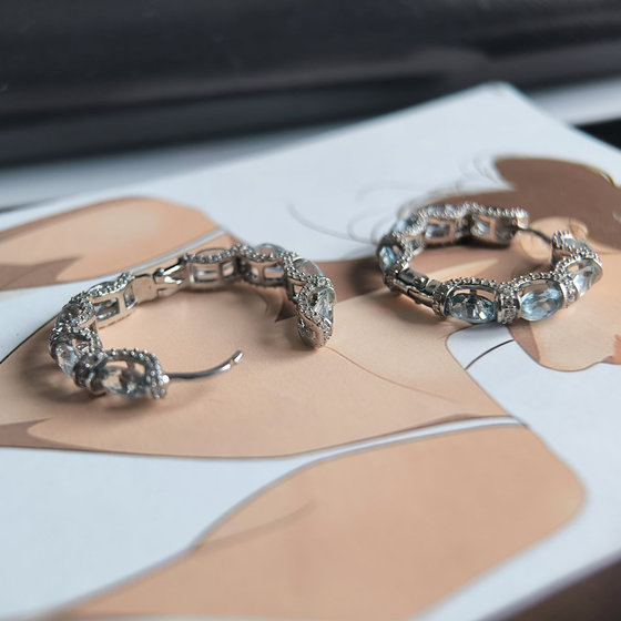 Серебряные серьги с топазом 11.8ct, фианитами