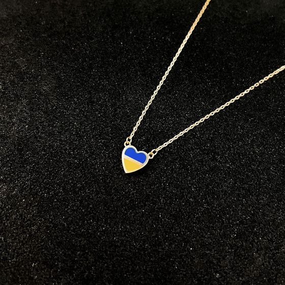 Золотое колье с емаллю