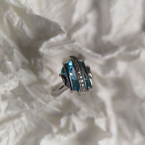 Серебряное кольцо с топазом 5.98ct