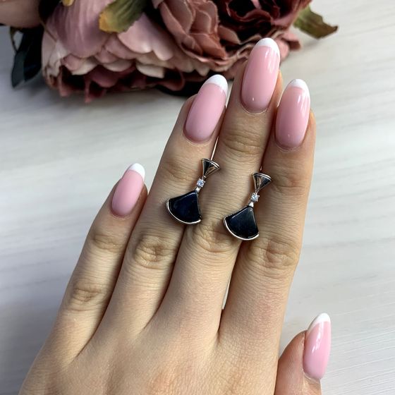 Серебряные серьги с ониксом, фианитами