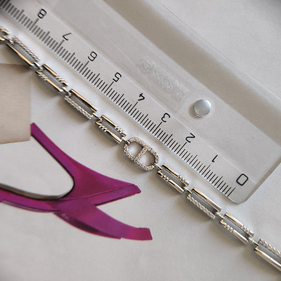 Серебряный браслет с фианитами