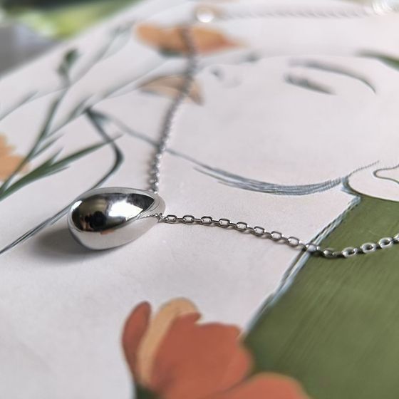 Серебряное колье без камней