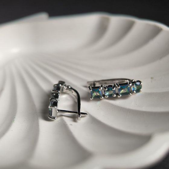Серебряные серьги с мистик топазом 1.752ct