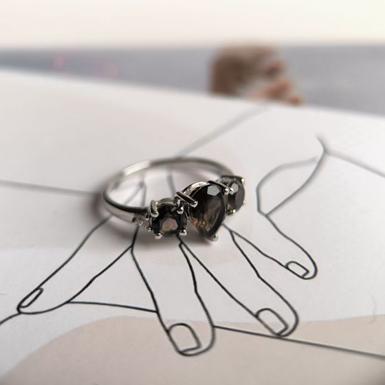 Серебряное кольцо с раухтопазом (дымчатым кварцем) 1.949ct, фианитами